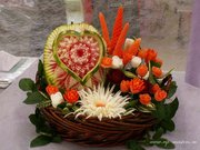 Обучение карвингу ( фигурная резьба по фруктам и овощам) в Караганде.